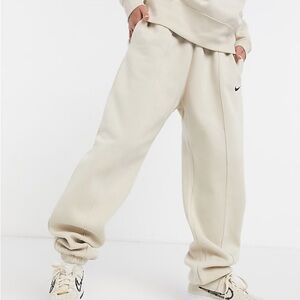 Nike Oversized Sweatpants